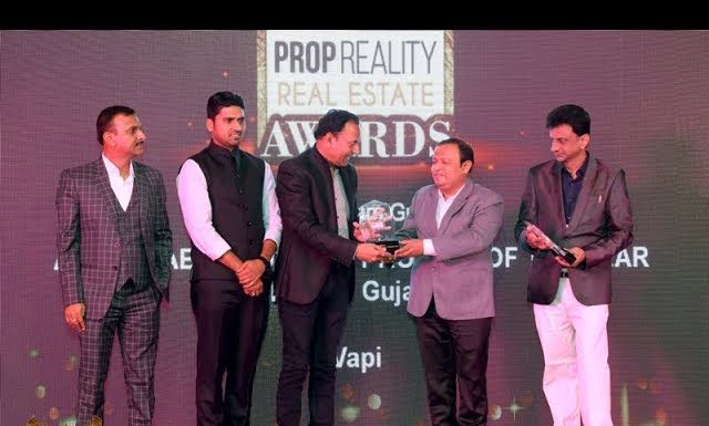 Winner of Prop Reality Real Estate Awards 2017 – SHUBHAM GREEN CITY, SHUBHAM GROUP, VAPI.