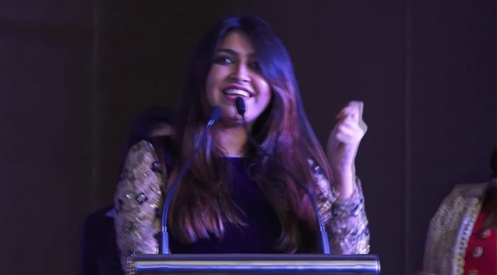 PROPREALITY REAL ESTATE AWARD SHOW:- Momento to Title Sponsor “Varmora Group”.