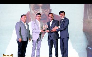 Prop Reality Real Estate Awards 2017 – Mr. Anil Bakeri accepted Life time Achievement Award